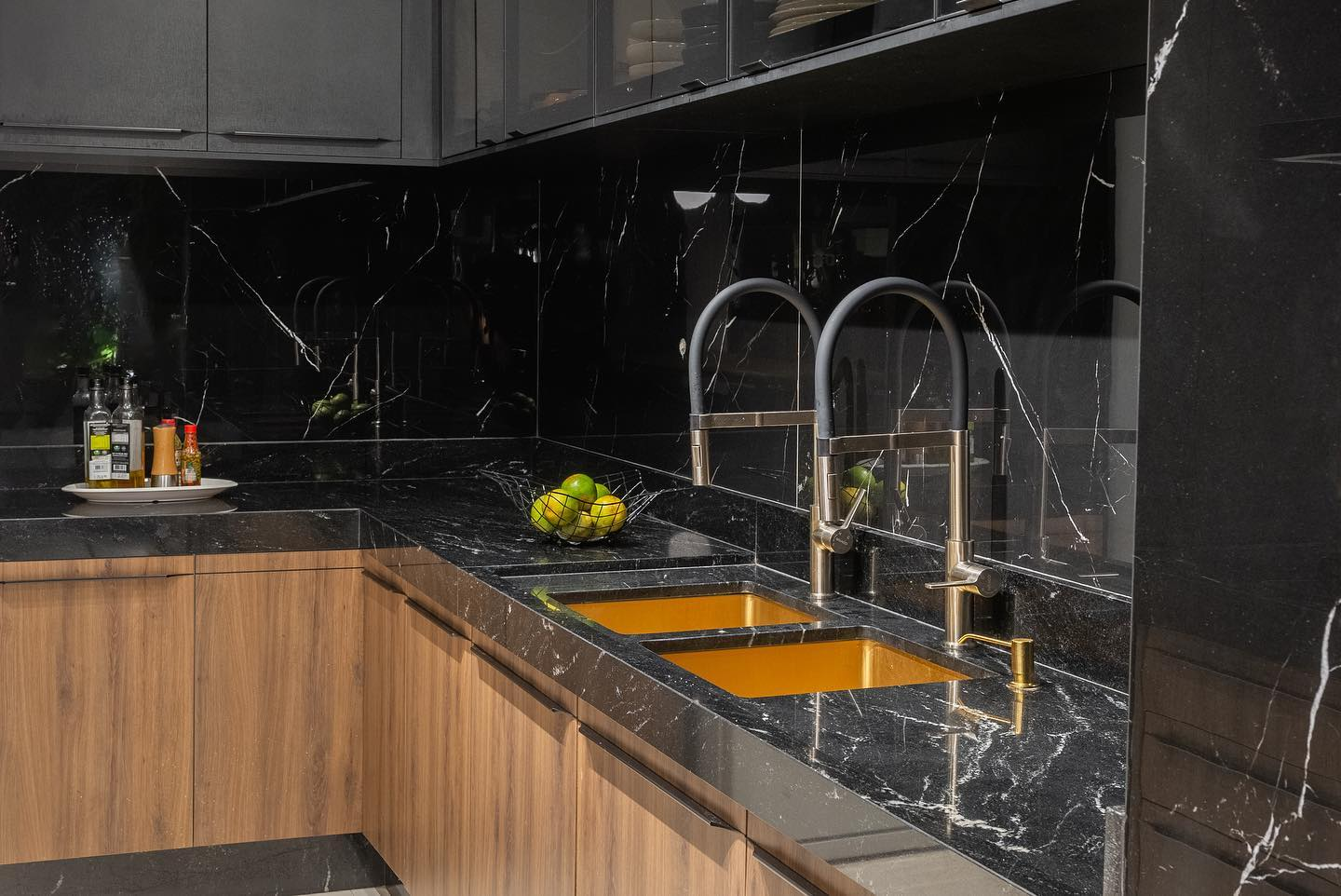 Cozinha com Granito Preto Via Láctea